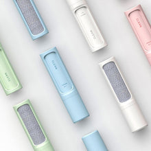 Charger l'image dans la galerie, MrFluffyFriend® - Brosse anti-poils portable